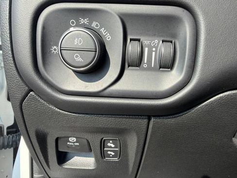 Used 2023 RAM 1500 Limited AWD/4WD image 32