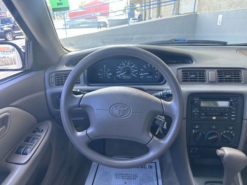 Used 2001 Toyota Camry XLE FWD image 13