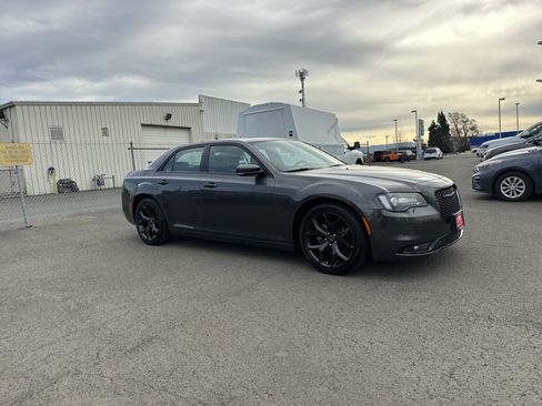 Used 2023 Chrysler 300 S image 6