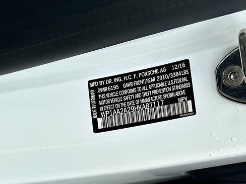 Used 2017 Porsche Cayenne Platinum Edition image 40