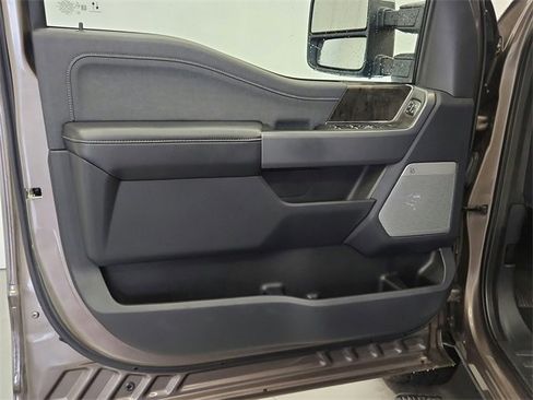 Used 2023 Ford F250 Lariat w/ Lariat Ultimate Package image 25