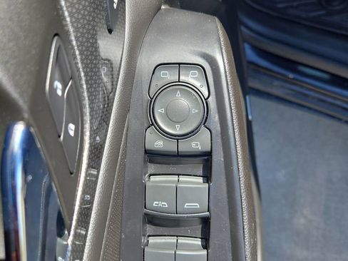 Used 2023 Chevrolet Traverse Premier AWD/4WD image 13