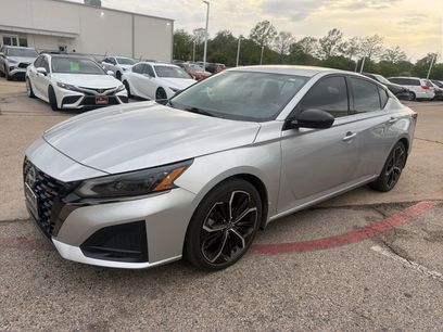 Used 2023 Nissan Altima 2.5 SR w/ SR Premium Package