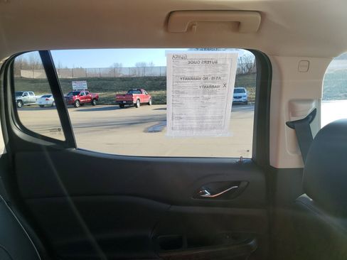 Used 2021 GMC Acadia Denali w/ Denali Technology Package image 16