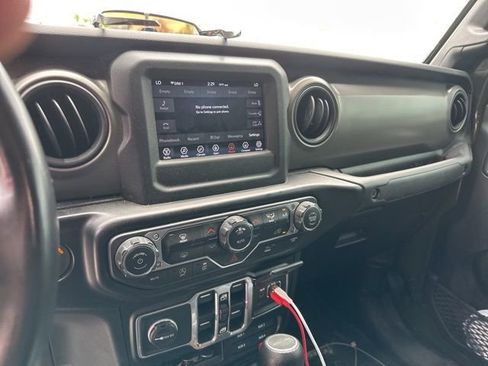 Used 2022 Jeep Gladiator Willys image 6