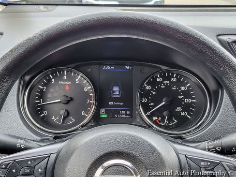 Used 2020 Nissan Rogue S FWD image 18