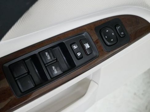 Used 2011 Lexus IS 250C RWD image 13