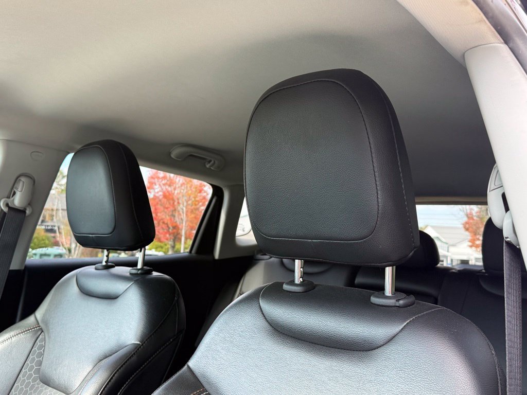 Used 2019 Jeep Compass Latitude w/ Cold Weather Group AWD/4WD image 29