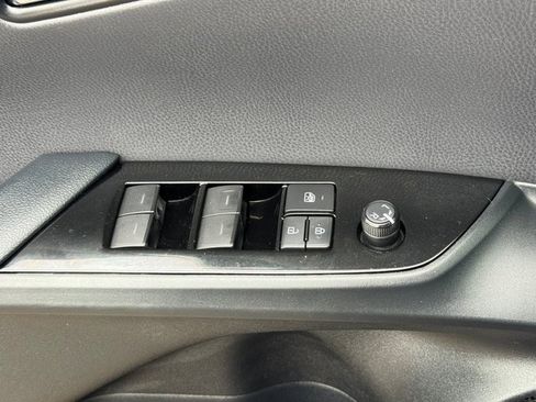 Used 2019 Toyota Prius Prime Premium image 27