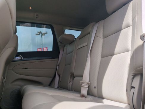 Used 2022 Jeep Grand Cherokee Laredo E RWD image 29