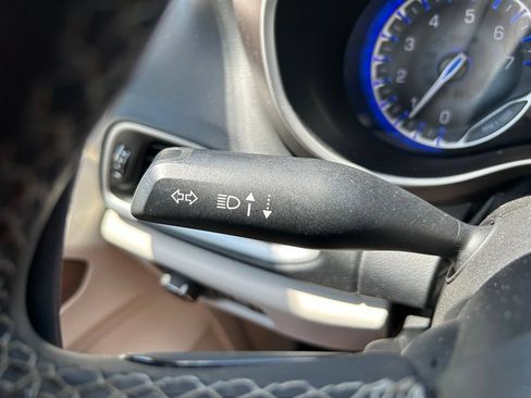 Used 2023 Chrysler Voyager LX FWD image 23