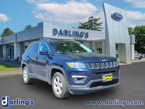 Used 2018 Jeep Compass Latitude w/ Cold Weather Group AWD/4WD image 3