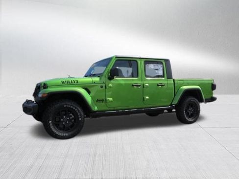 Used 2025 Jeep Gladiator Sport AWD/4WD image 7