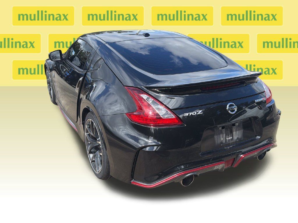 Used 2019 Nissan 370Z NISMO RWD image 9