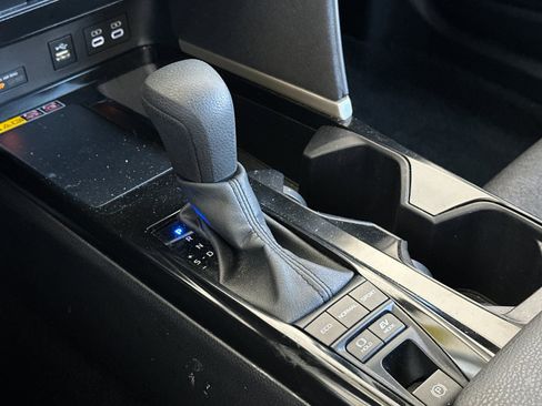 Used 2025 Toyota Camry LE FWD image 18