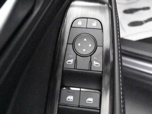 Used 2025 Nissan Rogue SV FWD image 21