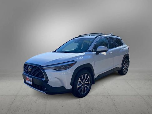 Certified 2023 Toyota Corolla Cross XLE image 7