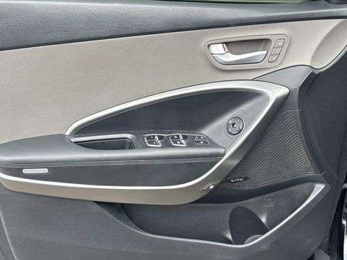 Used 2018 Hyundai Santa Fe Sport w/ 2.4L Tech Package 04 FWD image 17