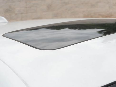 Certified 2023 Honda HR-V EX-L image 4