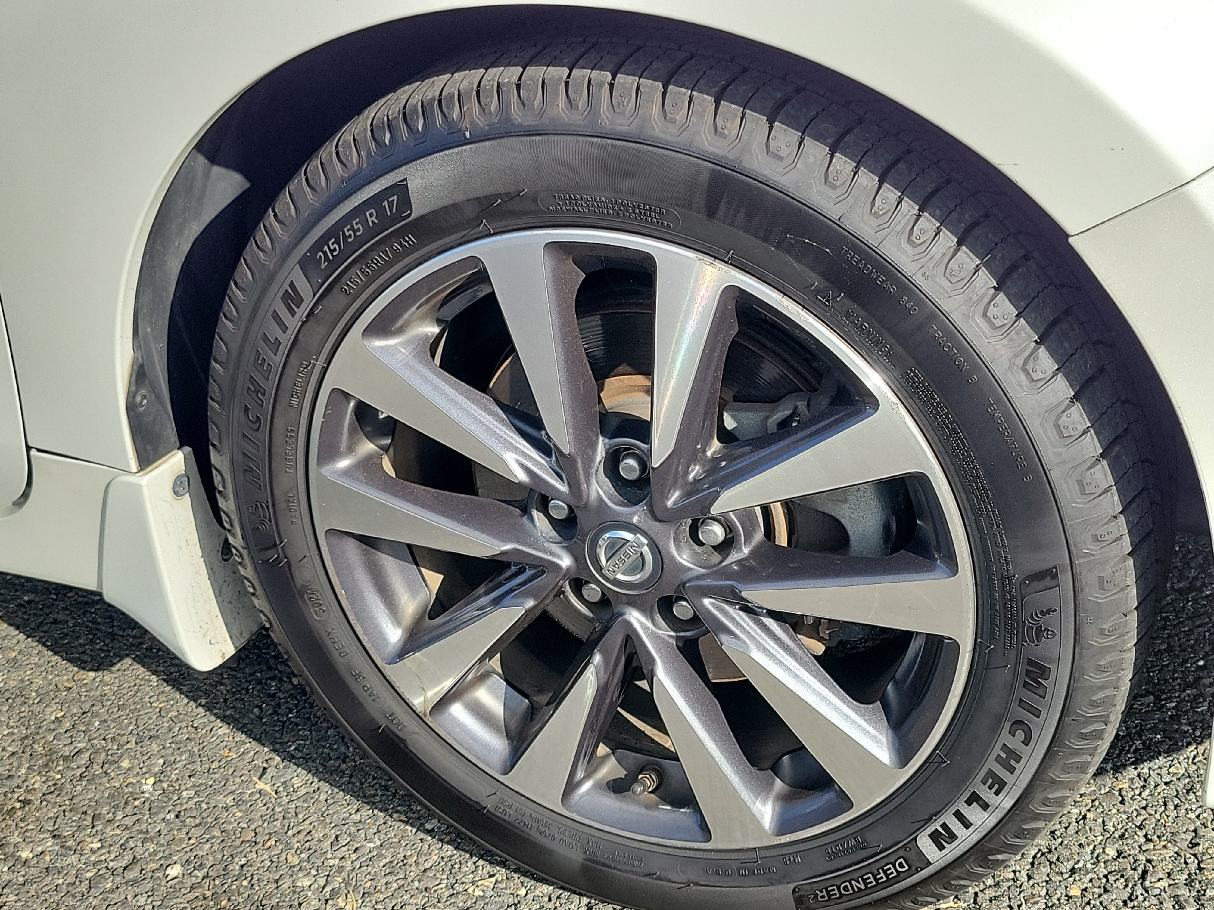 Used 2016 Nissan Altima 2.5 SV w/ Convenience Package FWD image 4