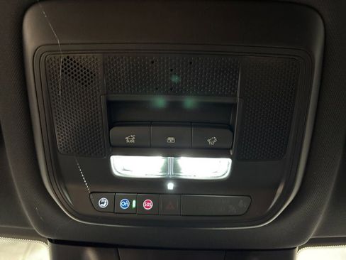 New 2026 Chevrolet Equinox EV LT image 18