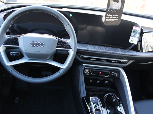 New 2025 Audi Q5 2.0T Premium image 10