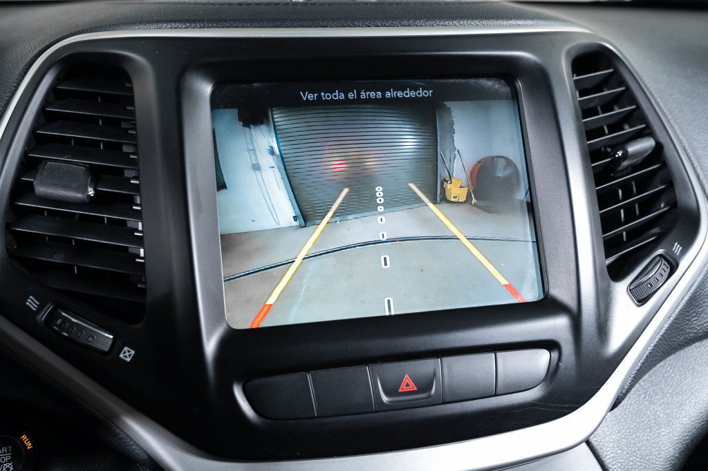 Used 2014 Jeep Cherokee Limited AWD/4WD image 30