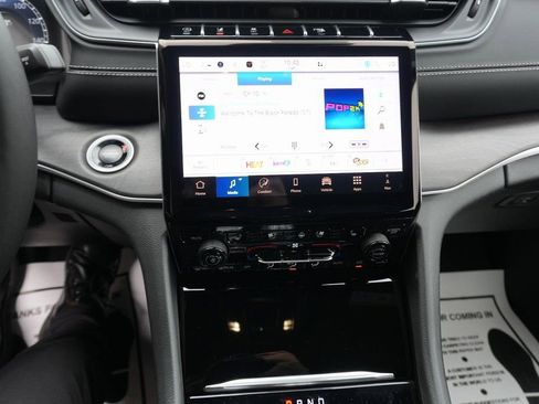 New 2025 Jeep Grand Cherokee L Limited w/ Luxury Tech Group II image 15