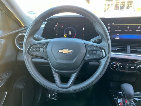 Used 2024 Chevrolet Trax LT image 19