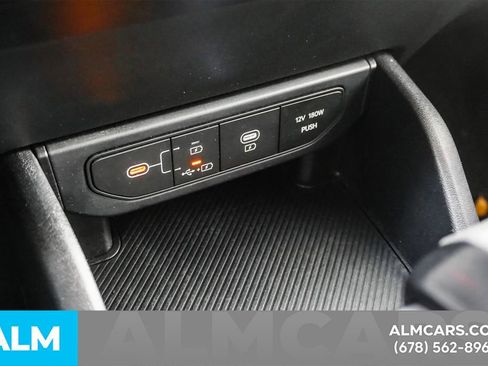Used 2025 Kia K4 LXS image 38