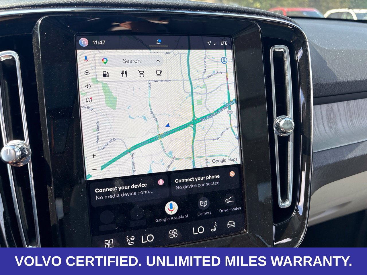 Certified 2025 Volvo XC40 B5 Plus AWD/4WD image 24