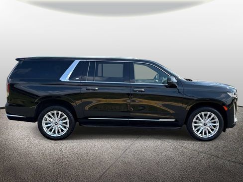 Used 2023 Cadillac Escalade ESV Luxury AWD/4WD image 4