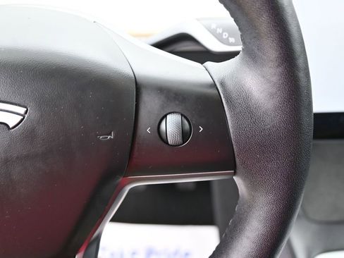 Used 2023 Tesla Model Y Long Range AWD/4WD image 19
