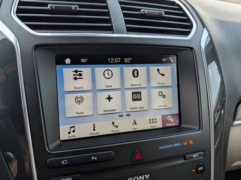 Used 2019 Ford Explorer Limited w/ Ford Safe & Smart Package FWD image 23