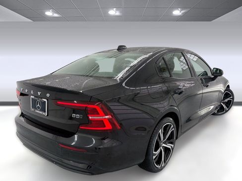 Used 2025 Volvo S60 B5 Plus image 8