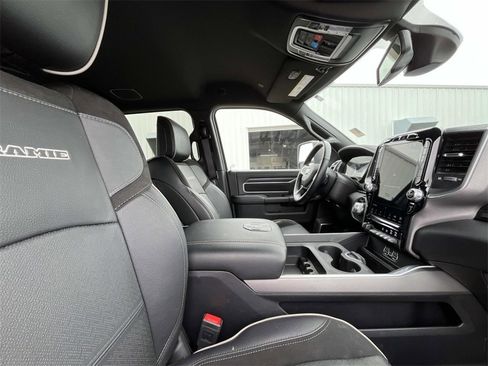 Used 2024 RAM 2500 Laramie w/ Night Edition image 20