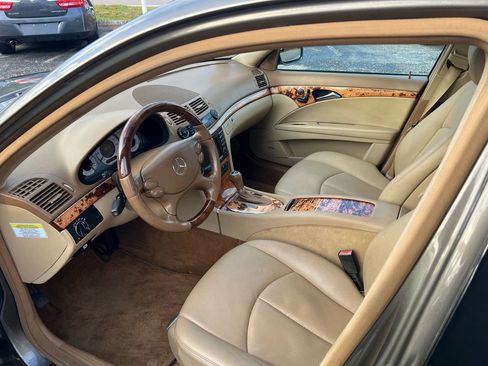 Used 2008 Mercedes-Benz E 350 4MATIC w/ Premium Pkg 1 image 10