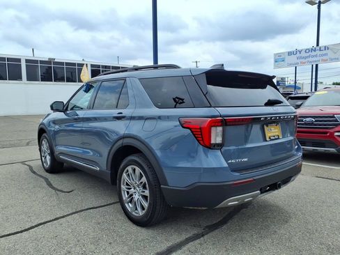 Used 2025 Ford Explorer Active w/ Active Comfort Package AWD/4WD image 9