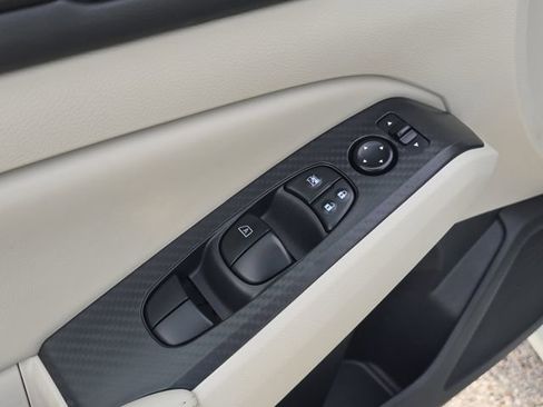 Certified 2024 Nissan Altima 2.5 SV w/ SV Premium Package FWD image 18
