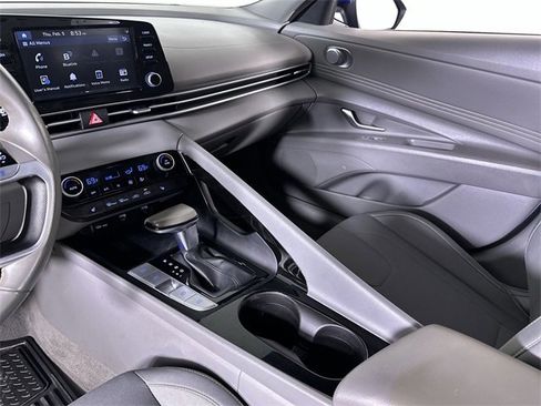 Used 2022 Hyundai Elantra SEL w/ Convenience Package image 36