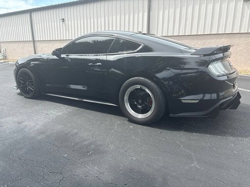 Used 2019 Ford Mustang GT Premium w/ GT Performance Package RWD image 5