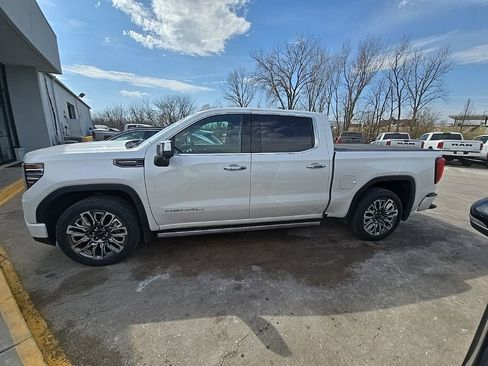 Used 2024 GMC Sierra 1500 Denali Ultimate AWD/4WD image 3