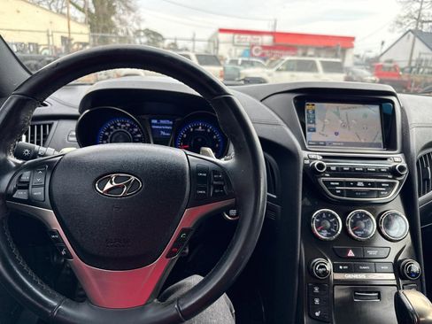 Used 2016 Hyundai Genesis Coupe 3.8 image 16
