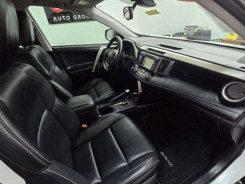 Used 2015 Toyota RAV4 Limited image 19