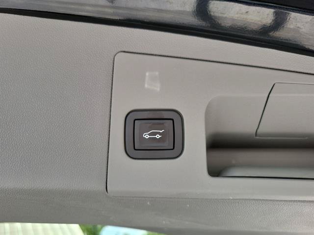 Certified 2023 Cadillac XT5 Premium Luxury FWD image 7