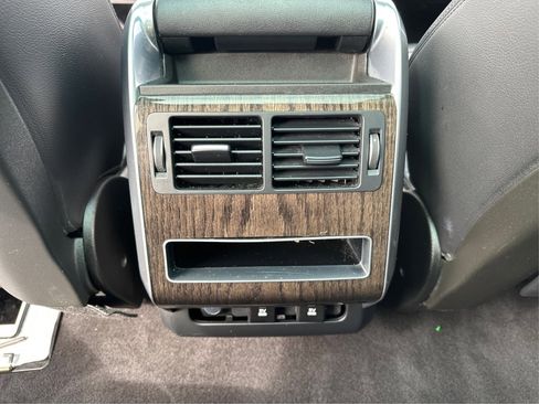 Used 2018 Land Rover Range Rover Sport SE image 26