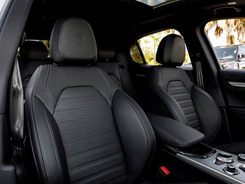 New 2025 Alfa Romeo Stelvio Sprint image 39