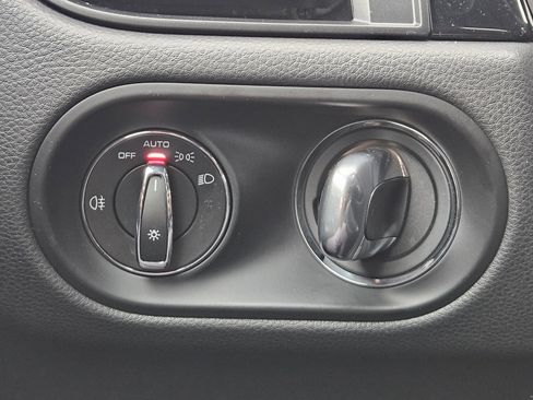 Certified 2025 Porsche Macan image 21