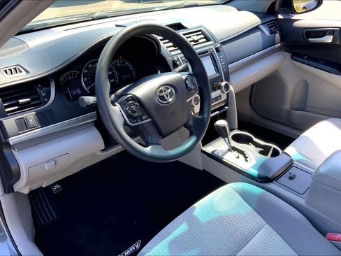 Used 2014 Toyota Camry LE FWD image 16