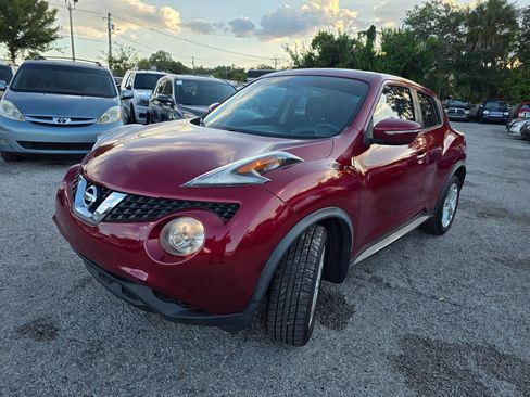 Used 2015 Nissan Juke S FWD image 3